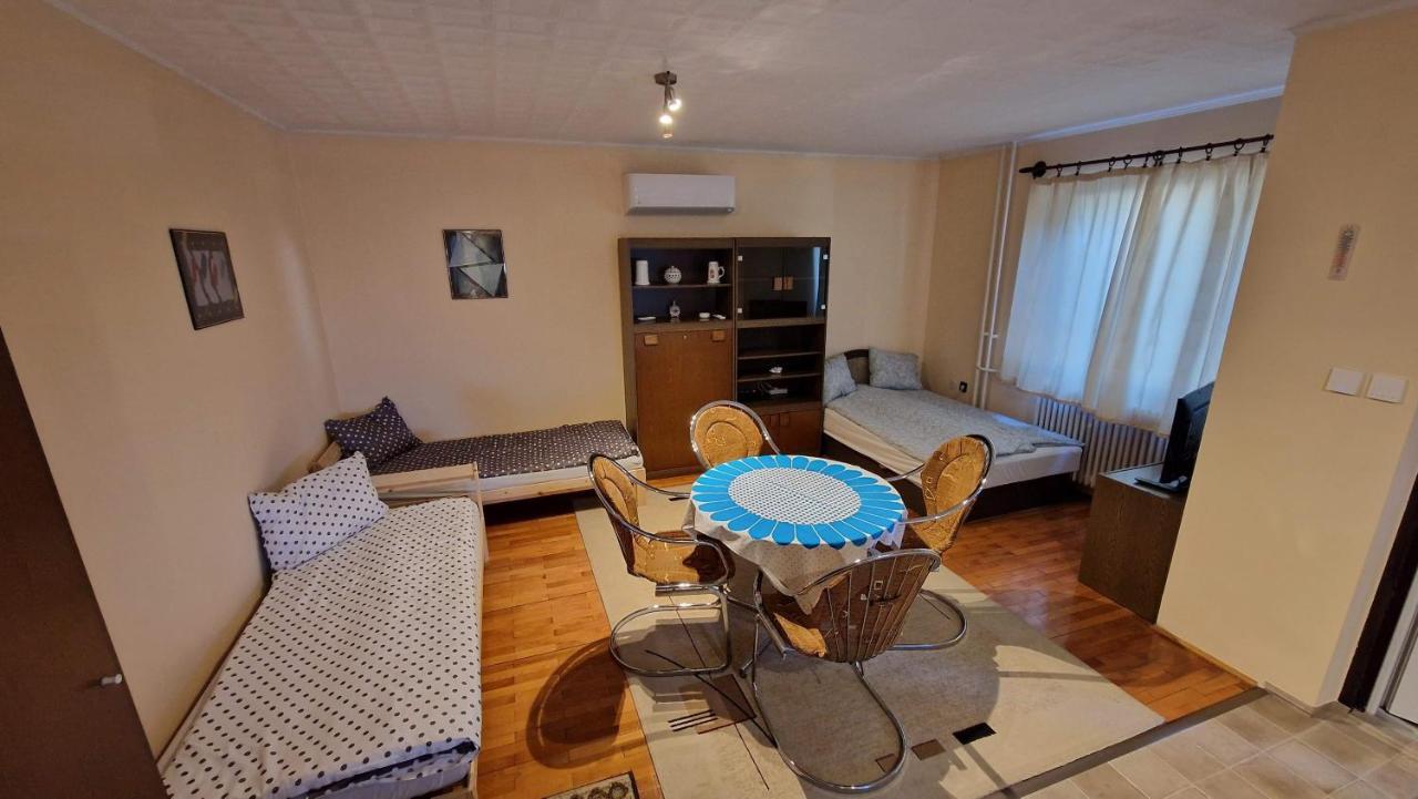 Friendly In The Suburb. Apartamento
