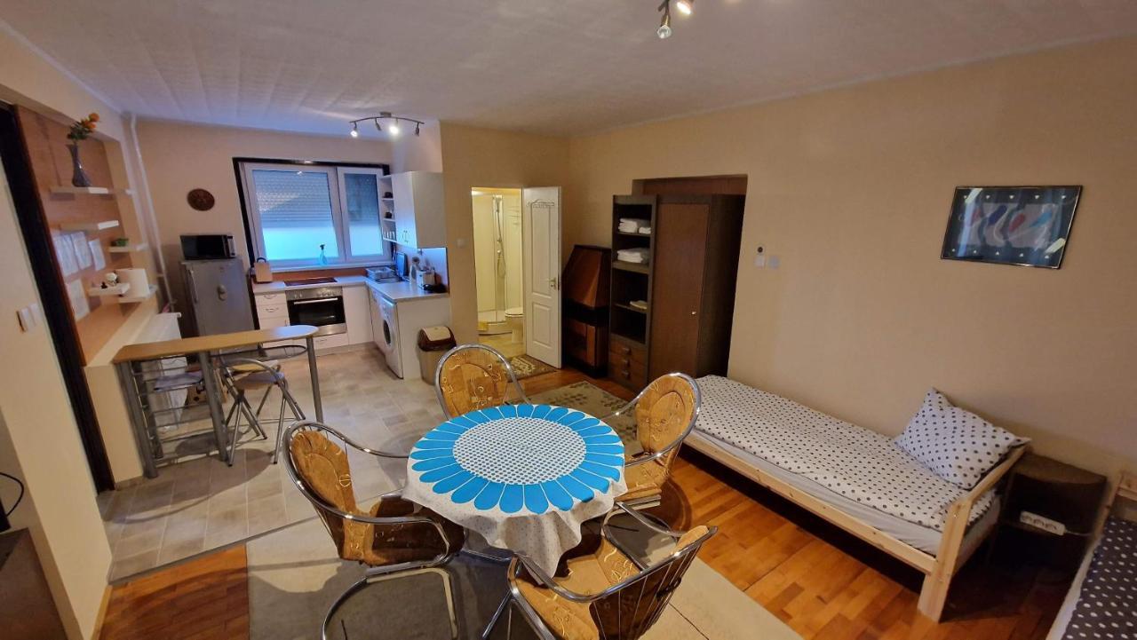 Friendly In The Suburb. Apartamento *