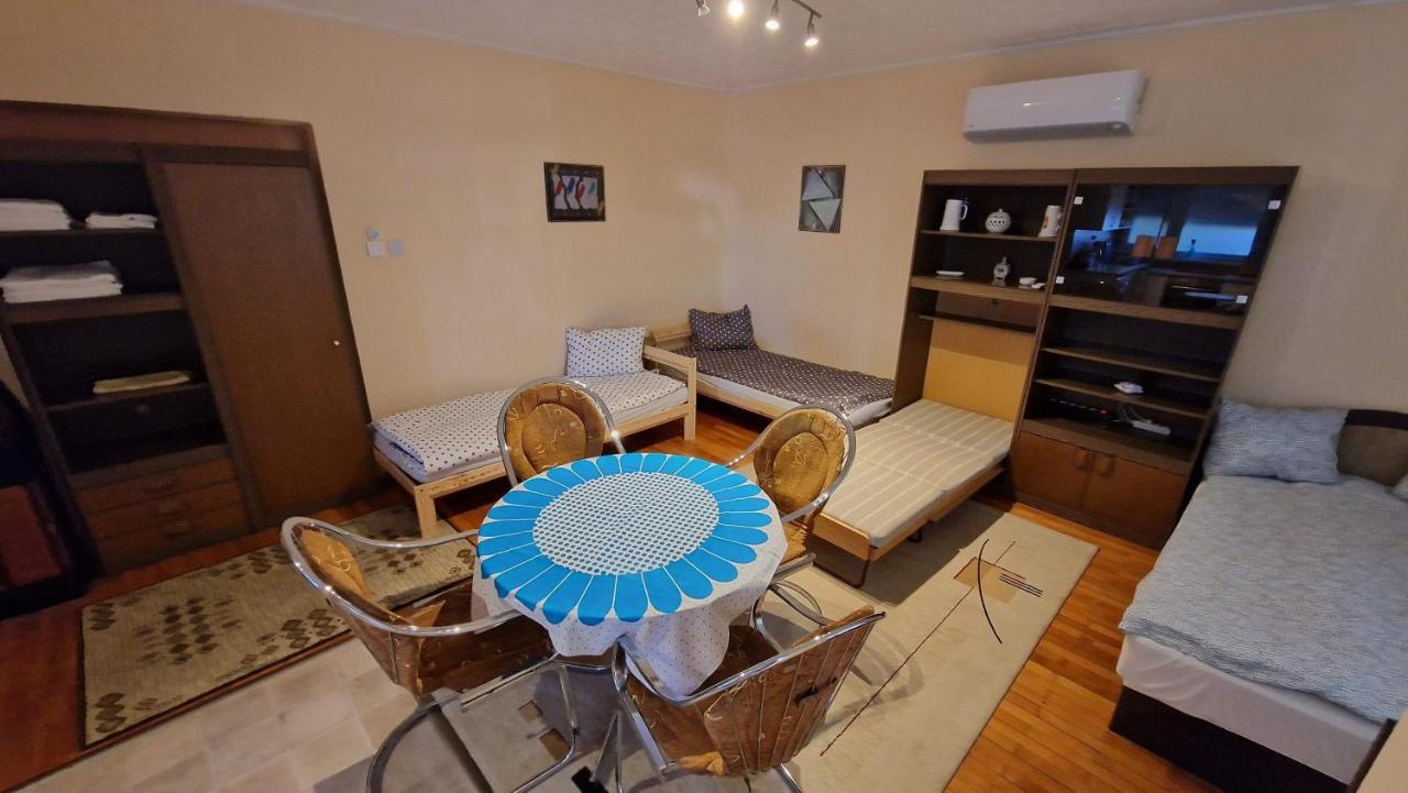 Friendly In The Suburb. Apartamento Budapest